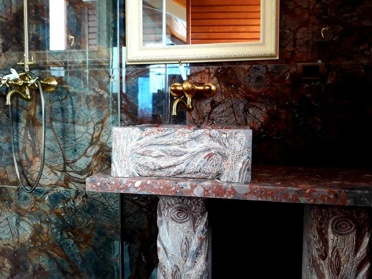 Villa Parku Rinia Korce