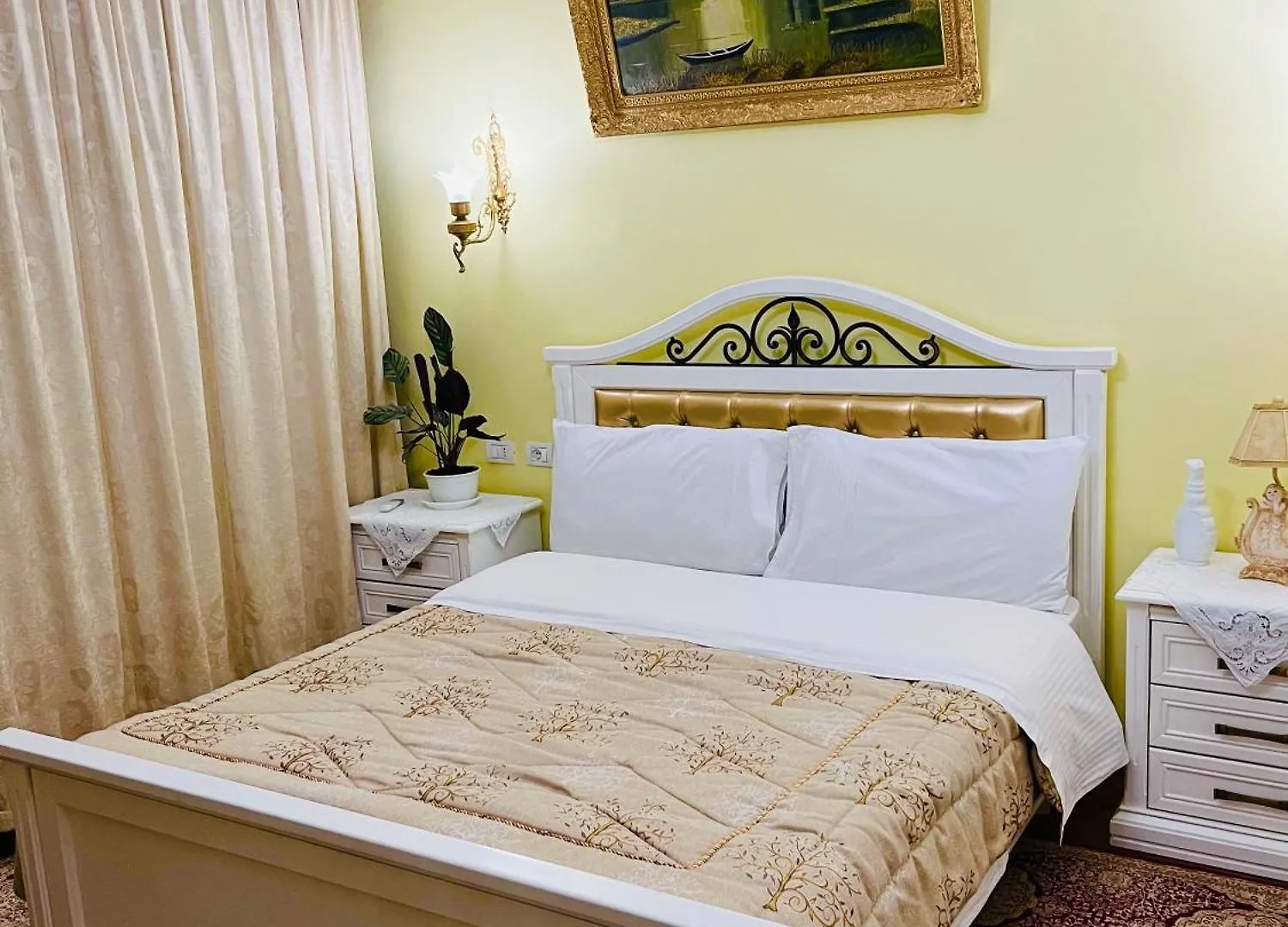 Villa Parku Rinia Korce Albania