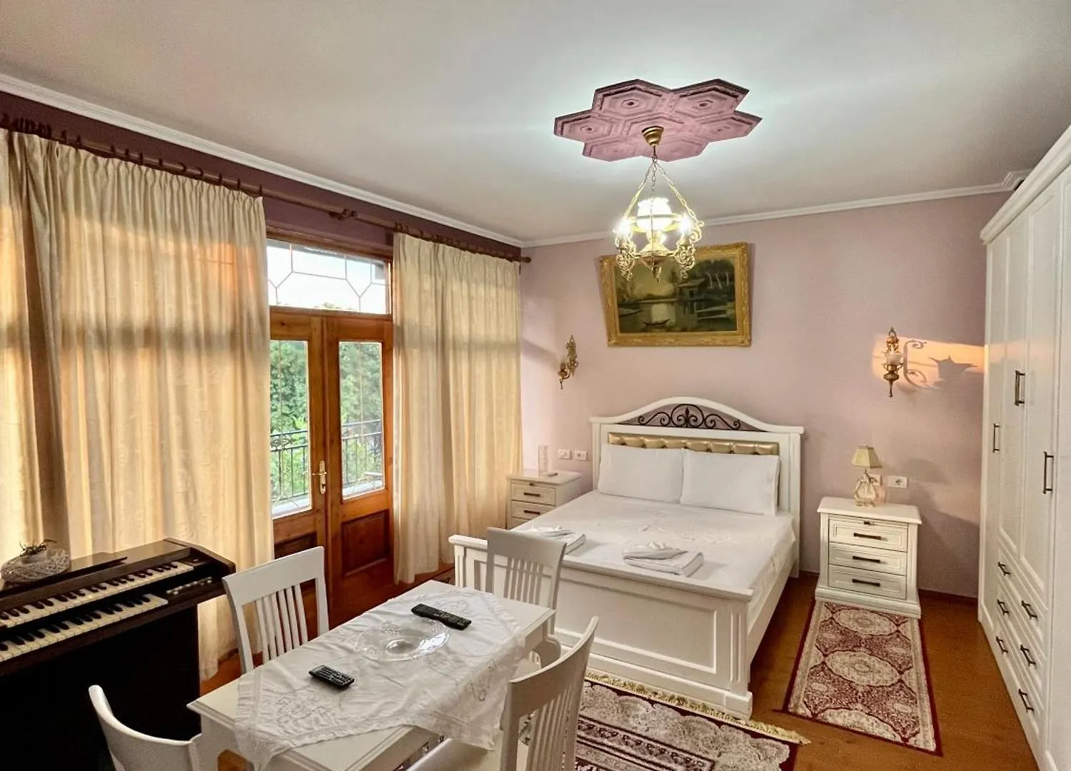 Villa Parku Rinia Korce 0*,  Albania