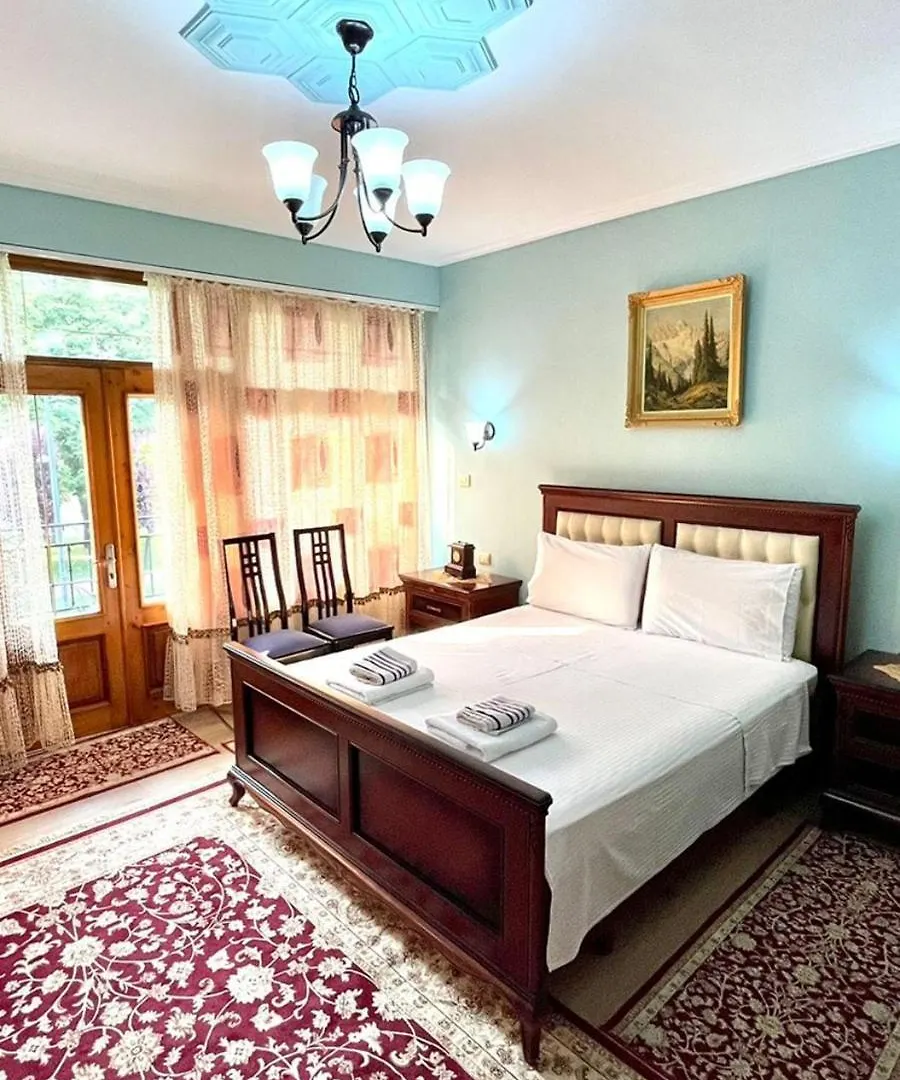 Villa Parku Rinia Korce Albanie